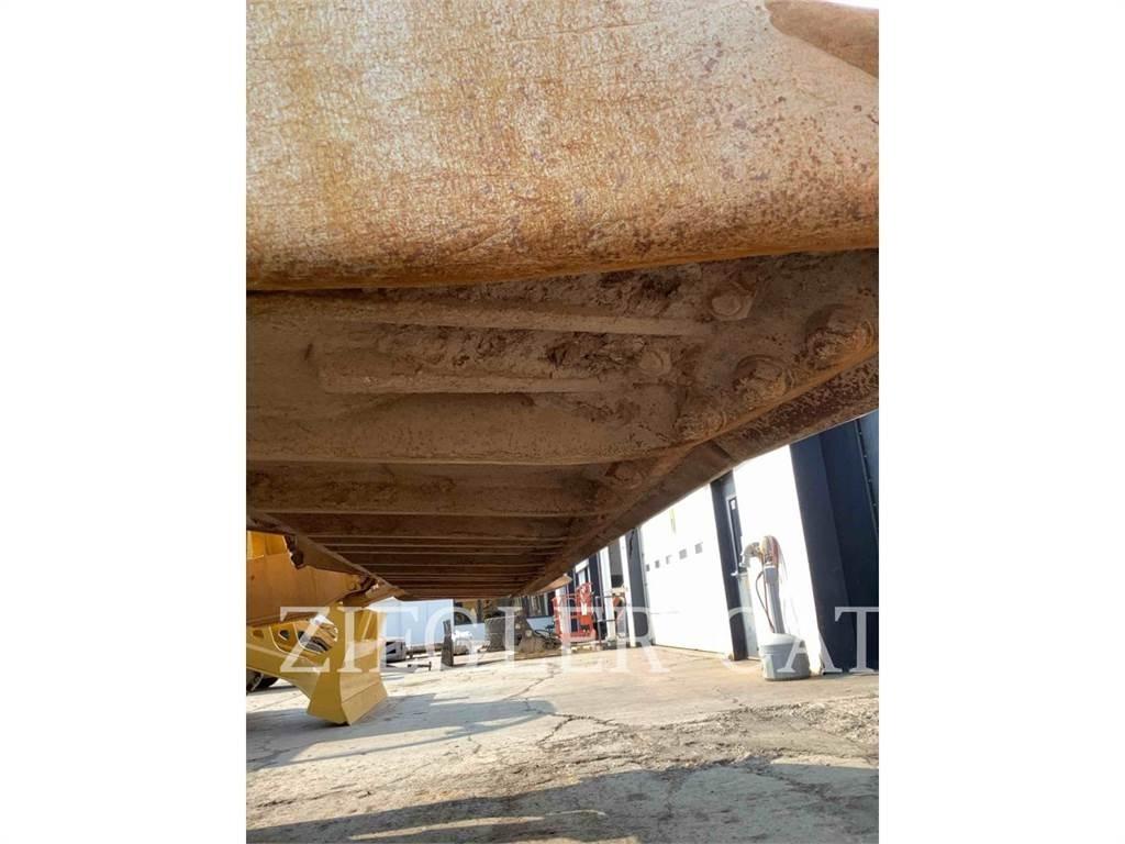 CAT D9T Telaketjupuskutraktorit