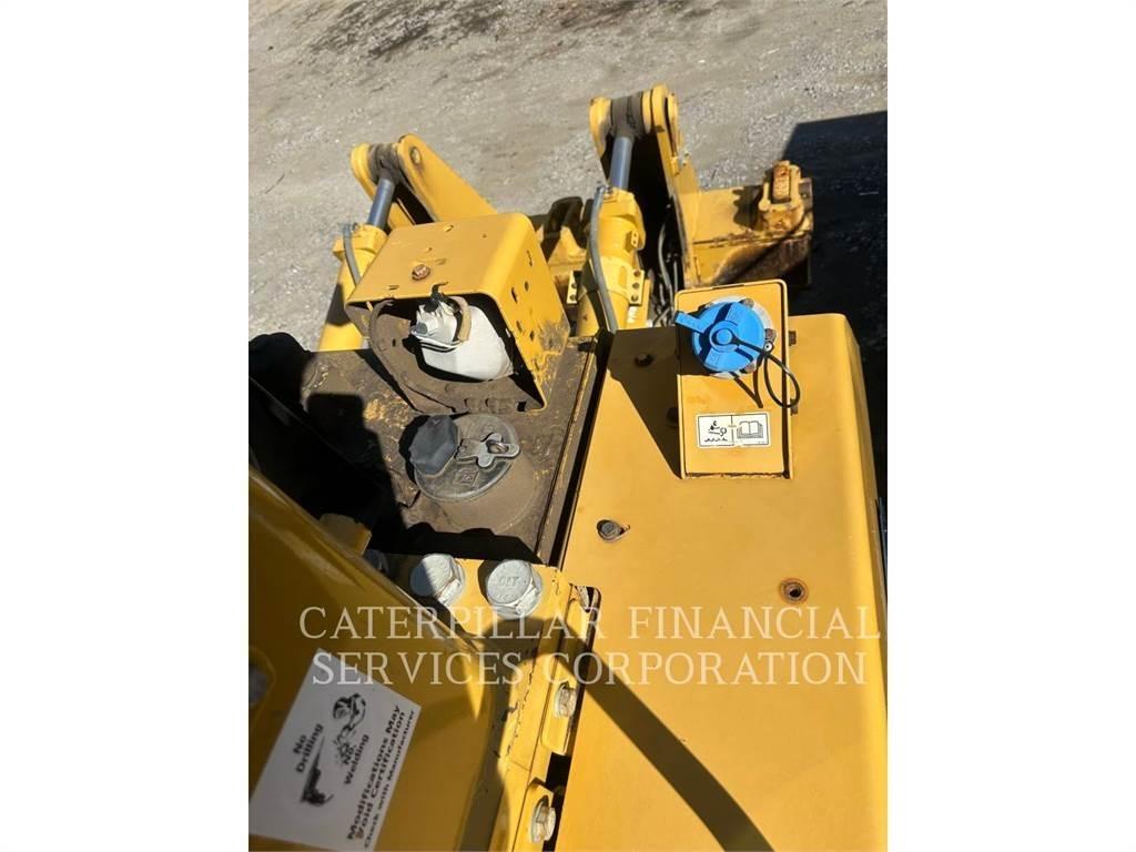 CAT D9T Telaketjupuskutraktorit
