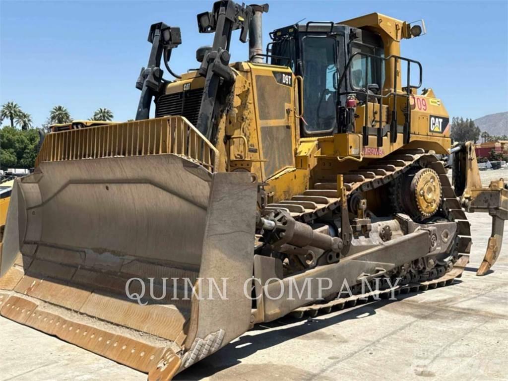 CAT D9T Telaketjupuskutraktorit