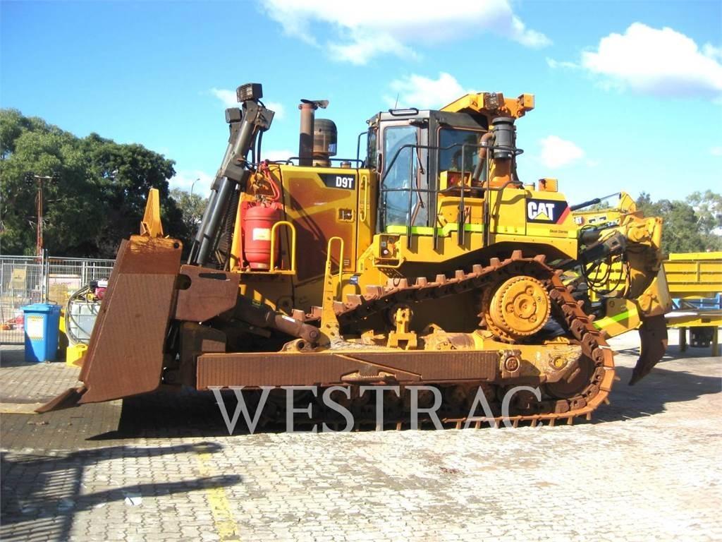 CAT D9T Telaketjupuskutraktorit