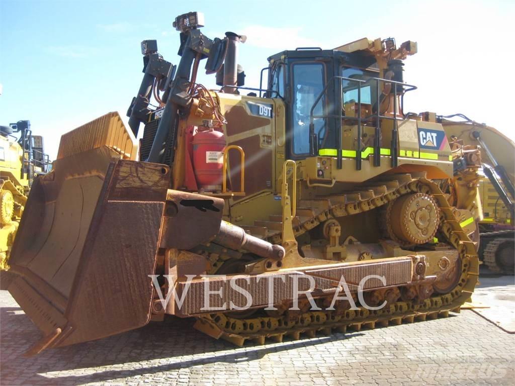 CAT D9T Telaketjupuskutraktorit