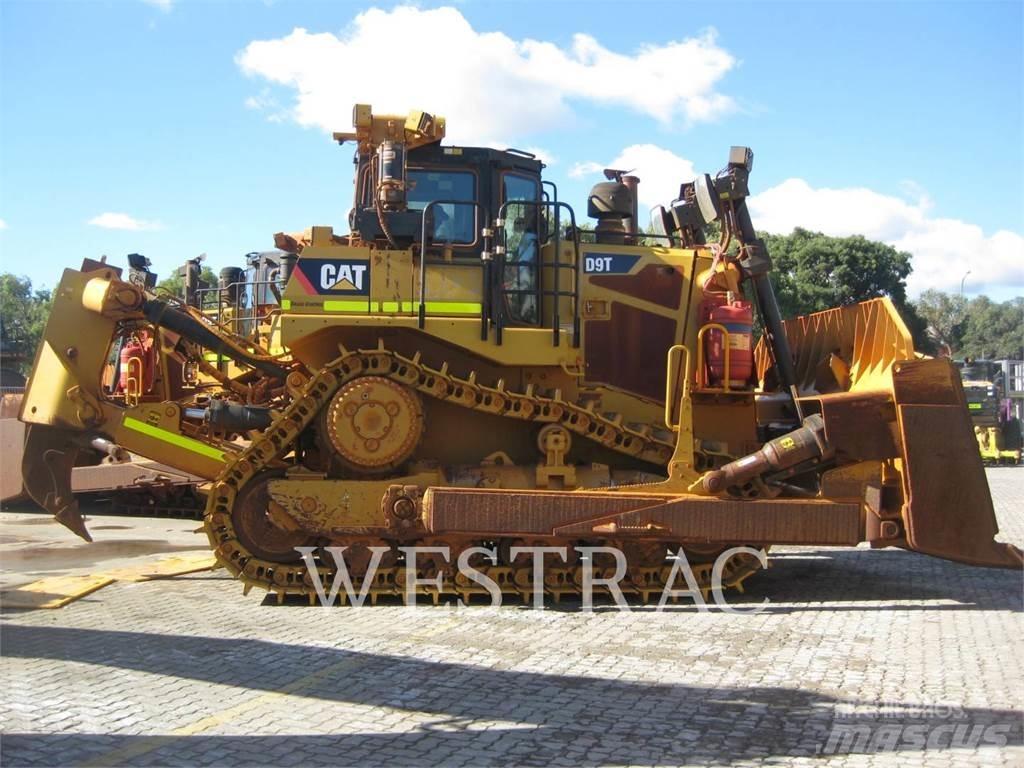CAT D9T Telaketjupuskutraktorit