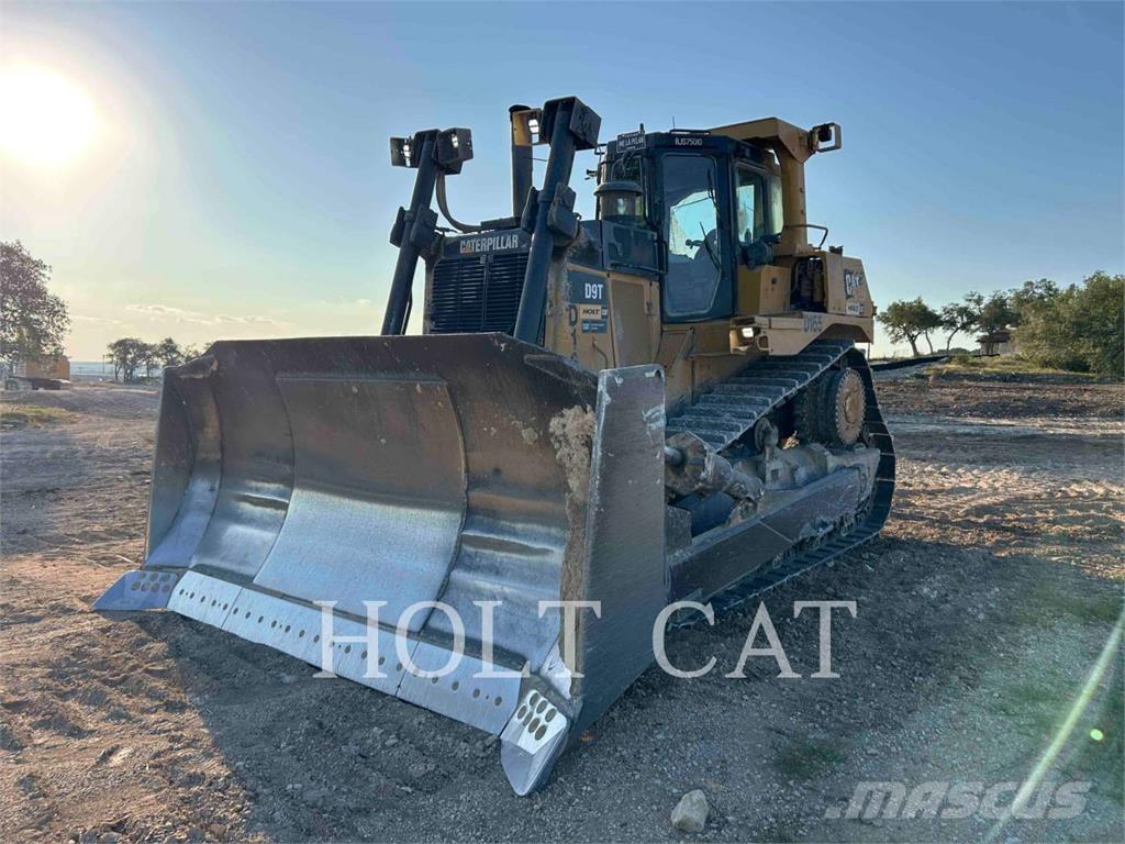 CAT D9T Telaketjupuskutraktorit