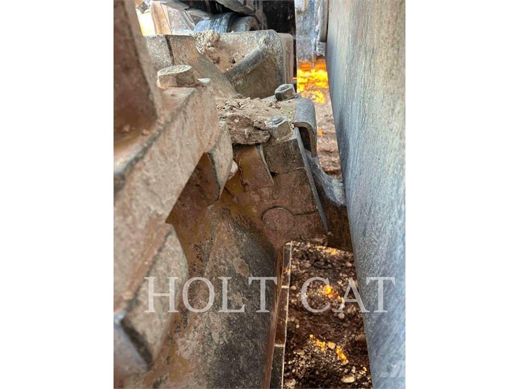 CAT D9T Telaketjupuskutraktorit