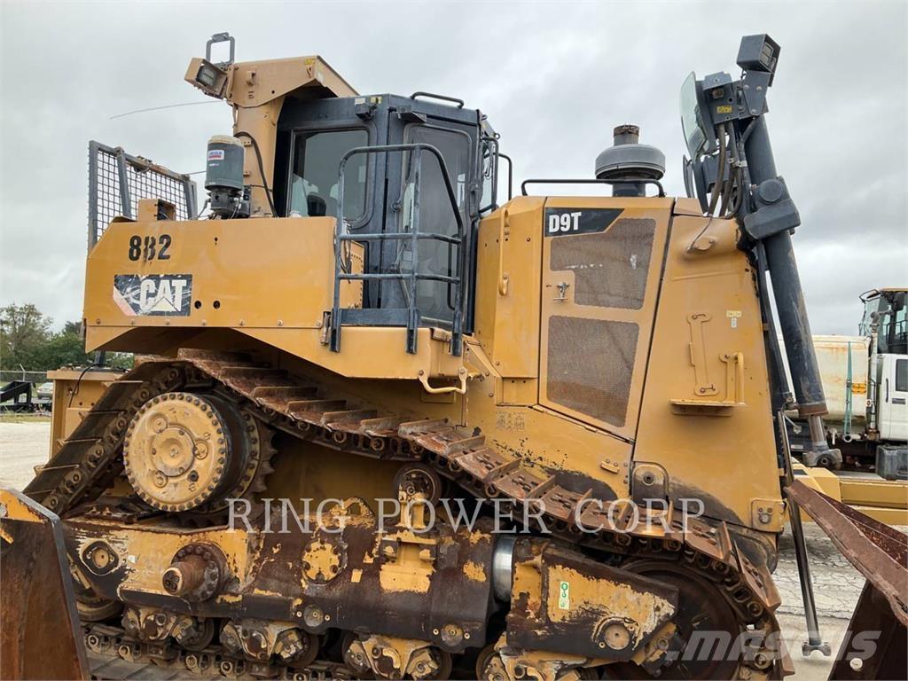 CAT D9T Telaketjupuskutraktorit