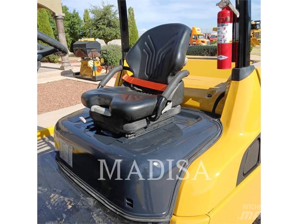 CAT LIFT TRUCKS DP50NM Dieseltrukit