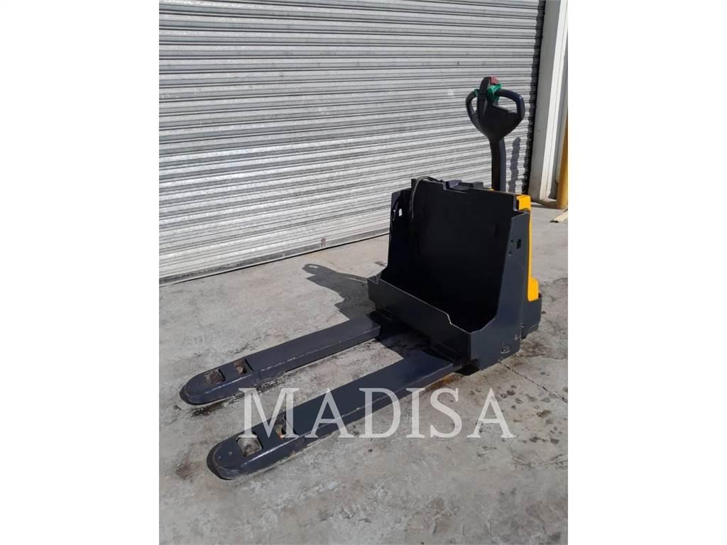 CAT LIFT TRUCKS EJE120E Golfautot