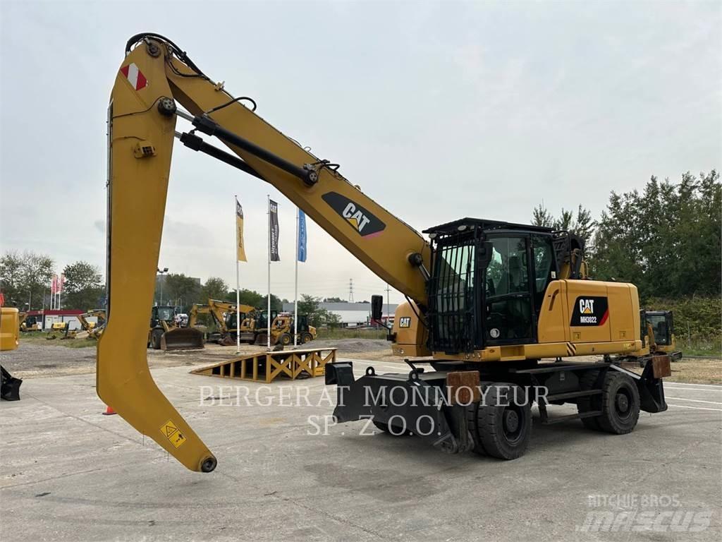 CAT MH3022 Pyöräkaivukoneet