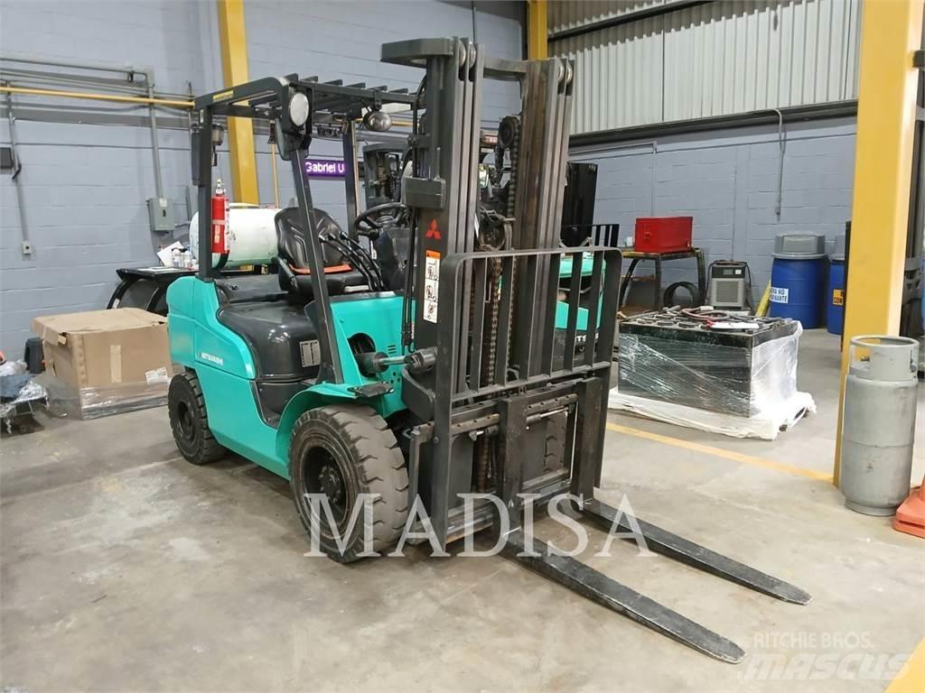 CAT MITSUBISHI FG30N-LP Muut haarukkatrukit