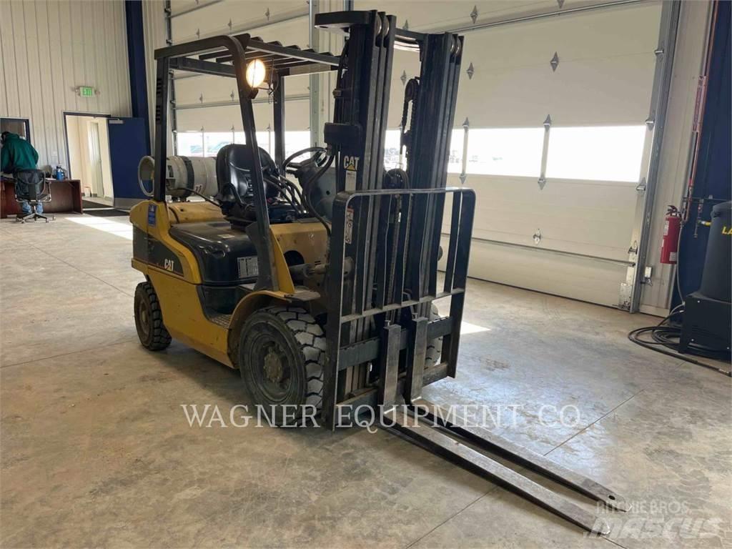 CAT P5000 Nestekaasutrukit