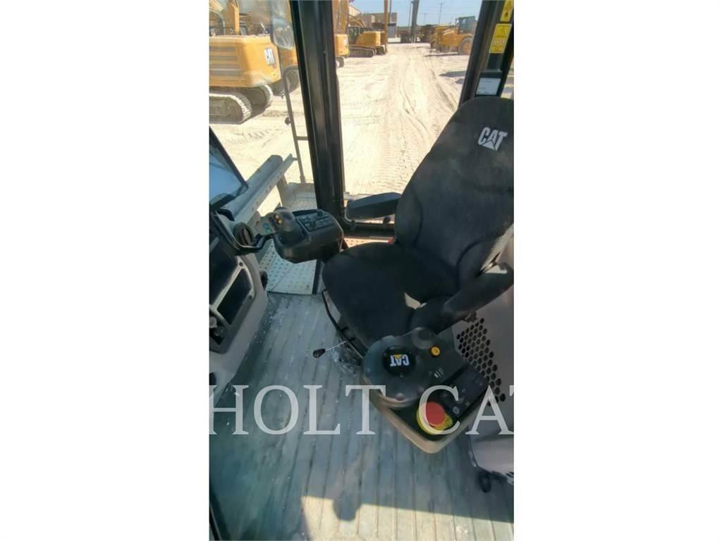 CAT RM400 CAB Asfaltin uusiokäyttölaitteet