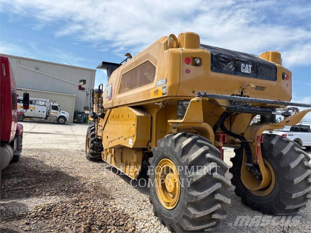CAT RM600-01 Asfalttikoneet
