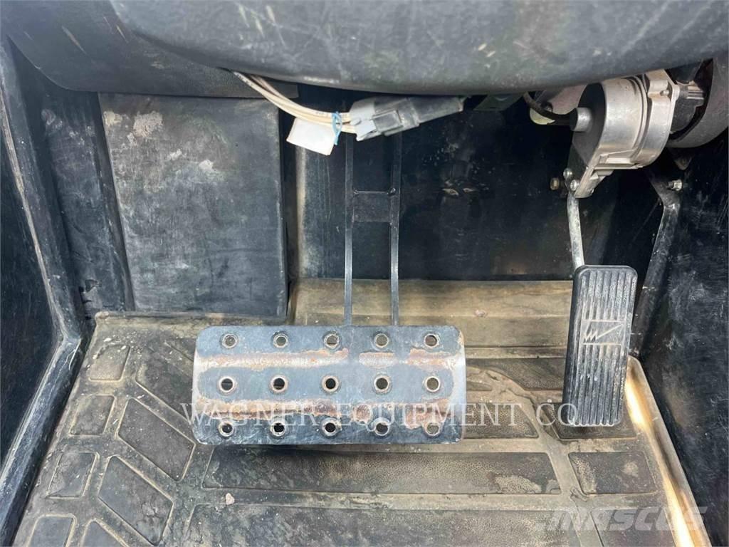 CAT TH255C Kurottajat