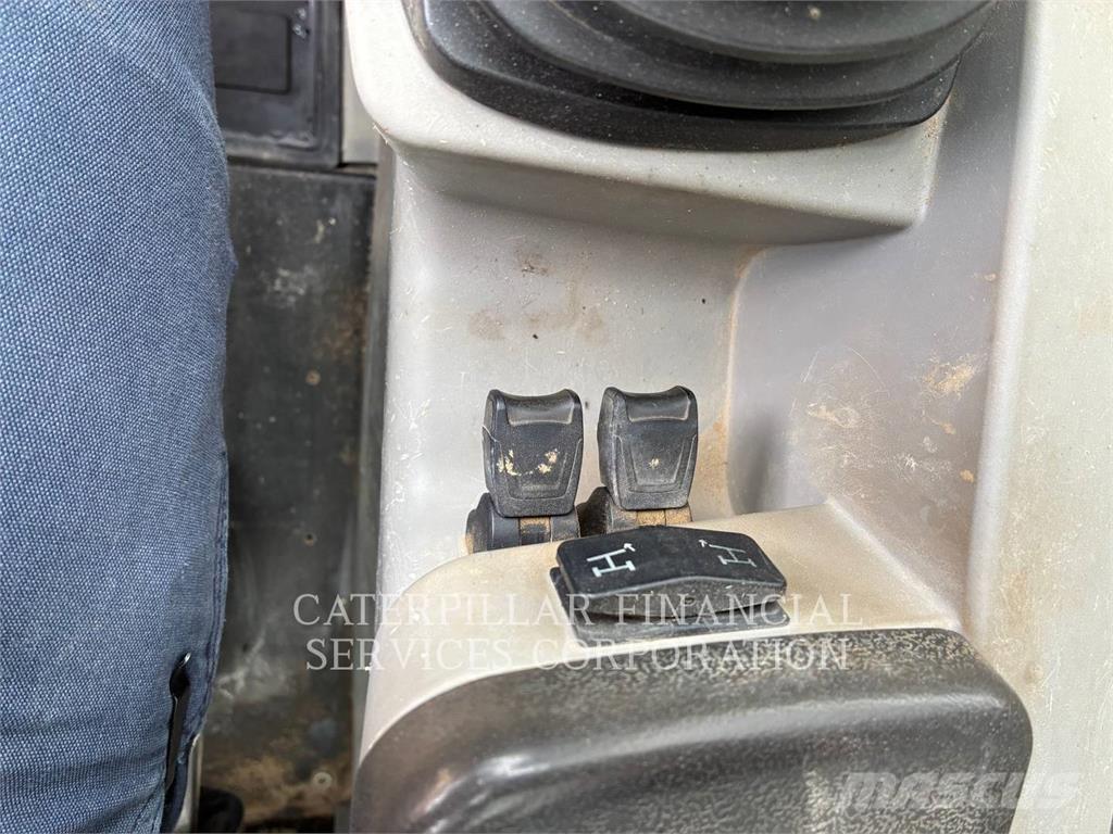 CAT TL1055D Kurottajat