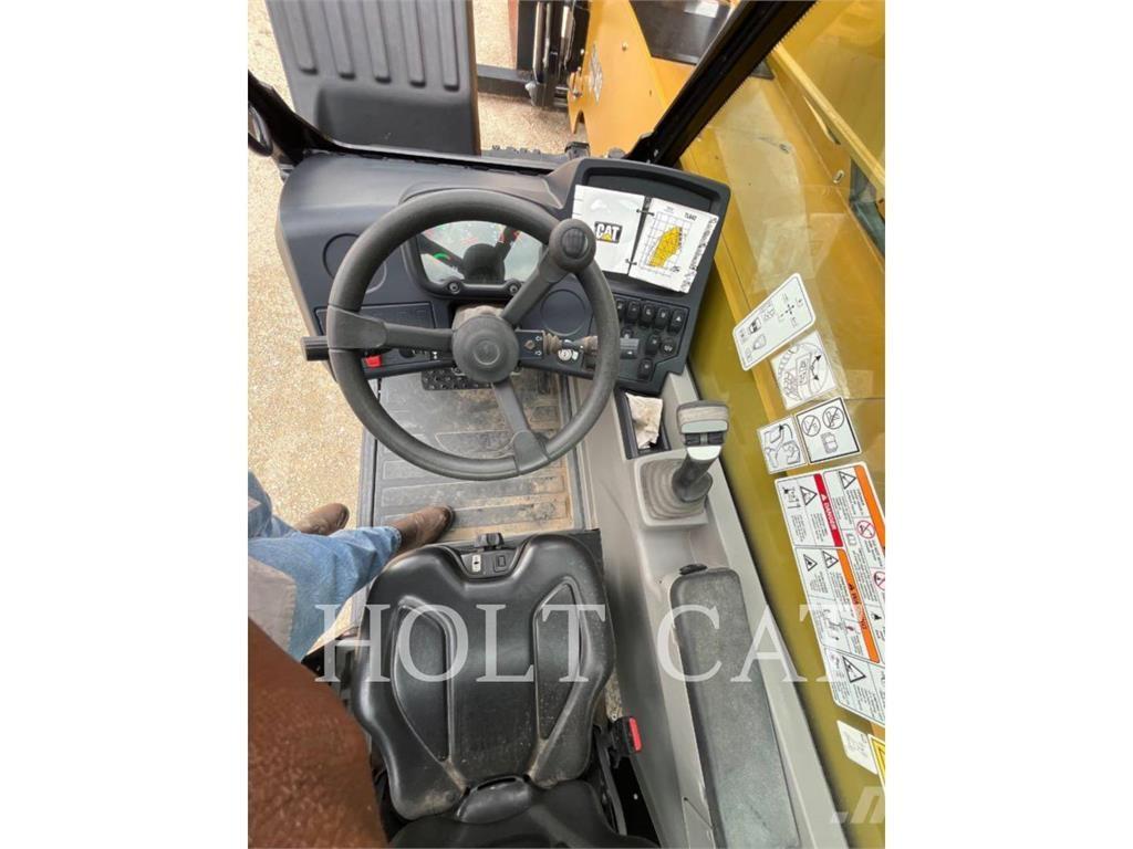 CAT TL642 Kurottajat