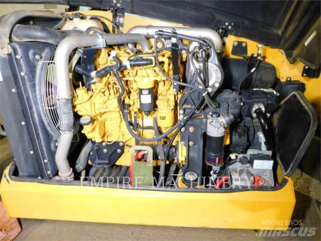 CAT TL642D Kurottajat