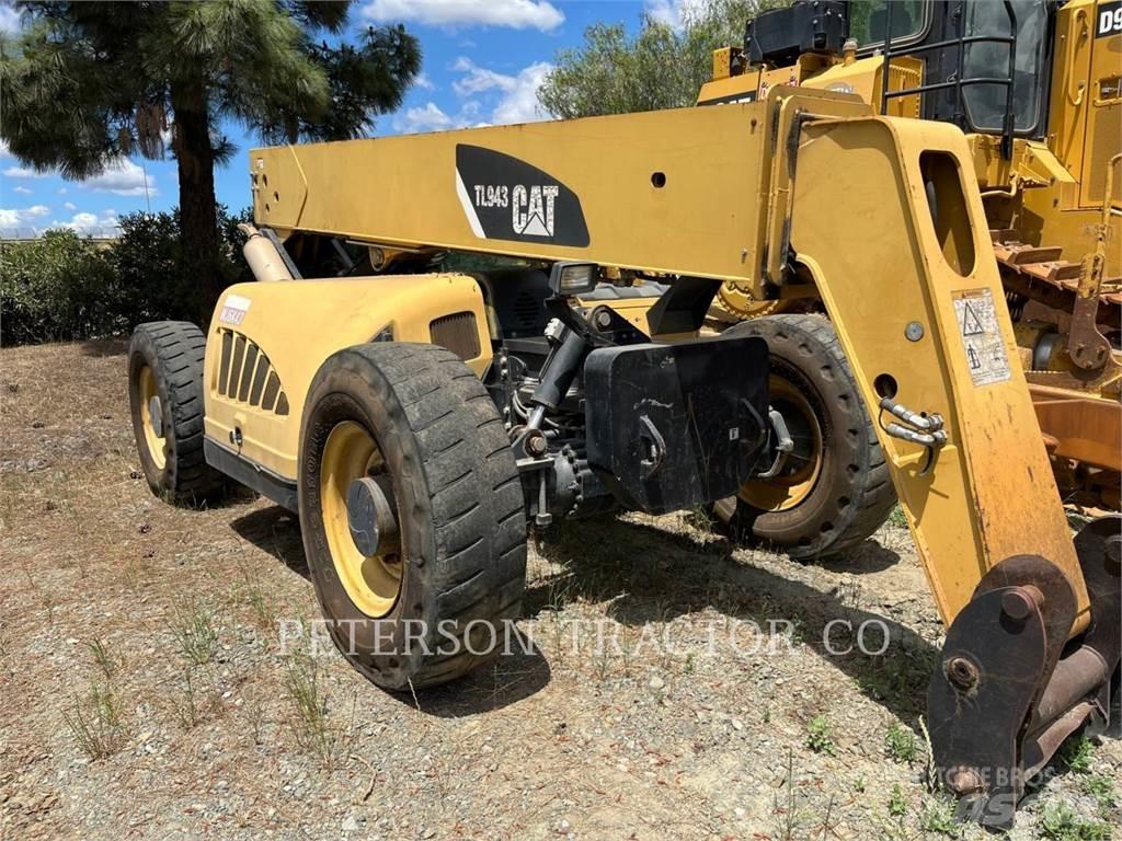 CAT TL943 Kurottajat
