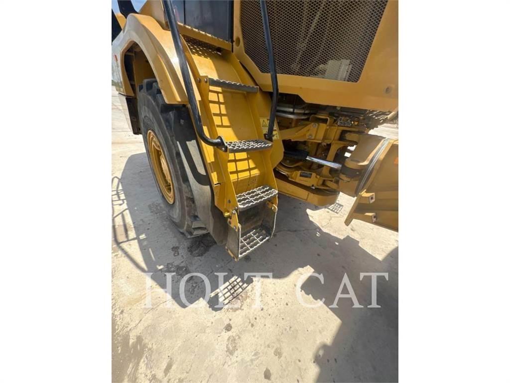 CAT W00 725 Säiliöautot