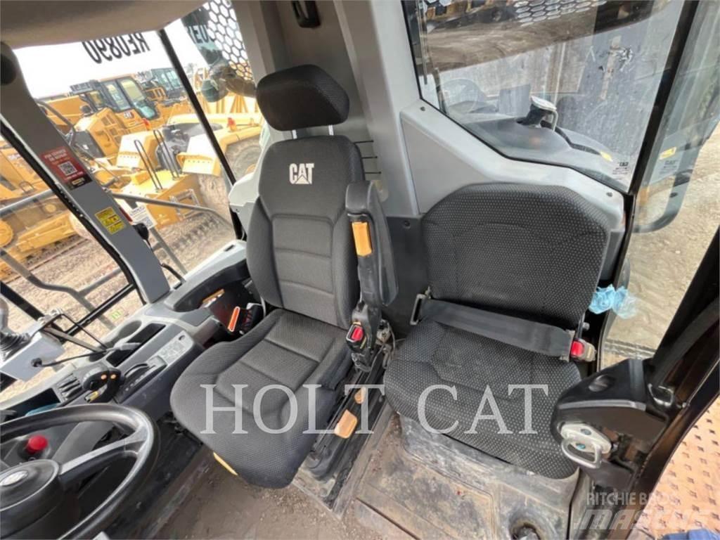 CAT W00 725 Säiliöautot