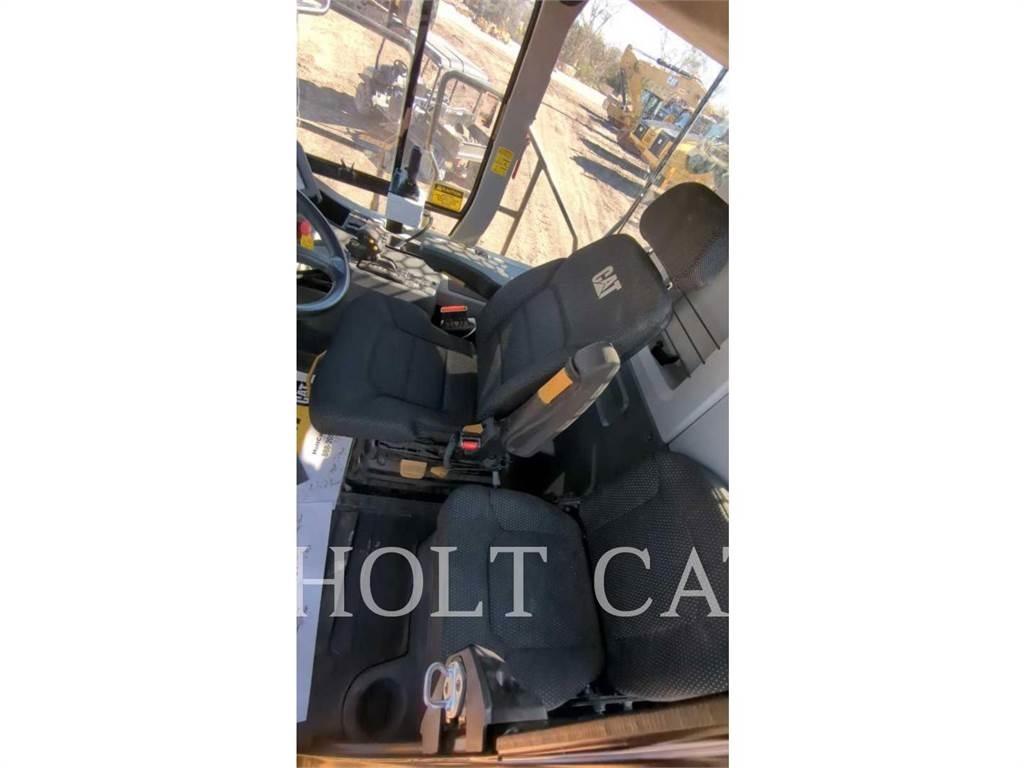 CAT W00 730 Säiliöautot