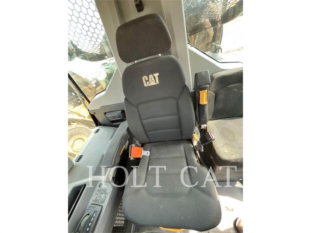 CAT W00 730 Säiliöautot