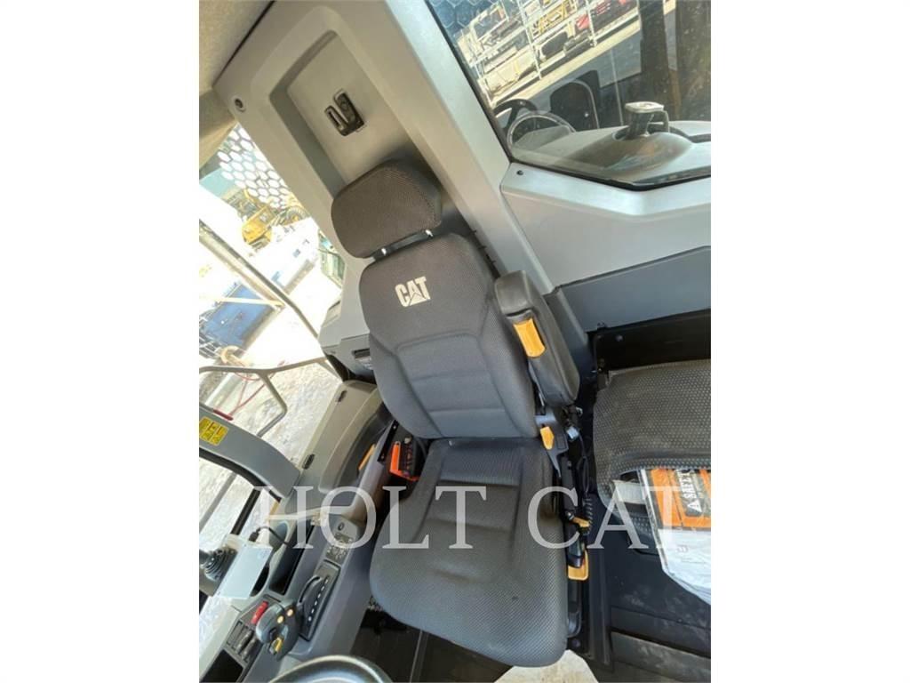 CAT W00 740 Säiliöautot