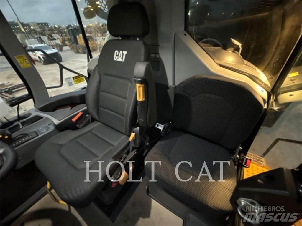CAT W00 740GC Säiliöautot