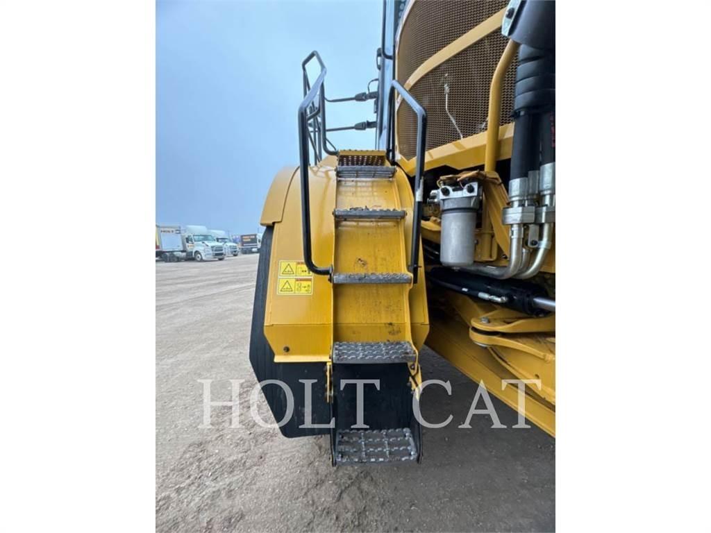 CAT W00 740GC Säiliöautot