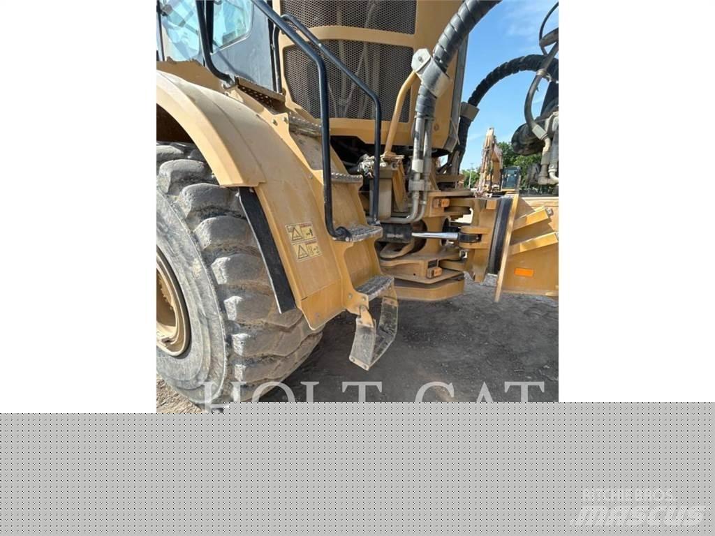 CAT W00 740GC Säiliöautot