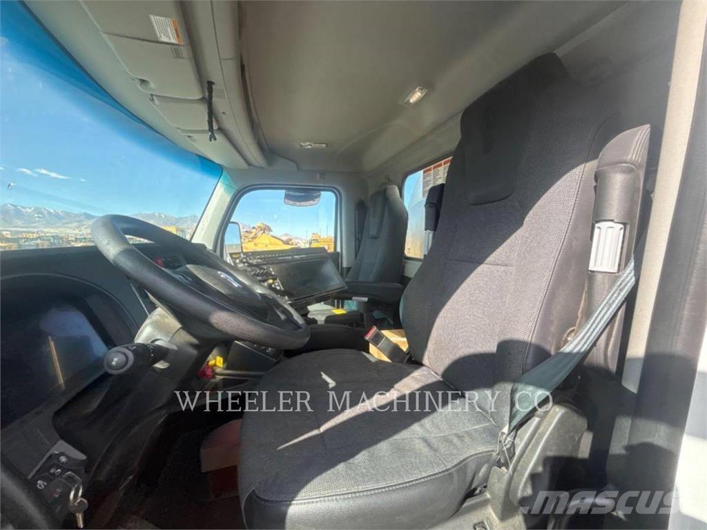  E.D. ETNYRE DIST 3500 Bitumin levittäjät