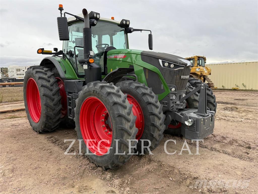 Fendt 933 VARIO Traktorit