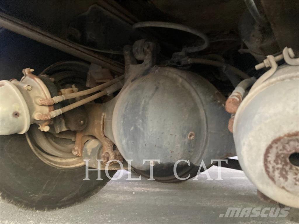 Ford L8000 Säiliöautot