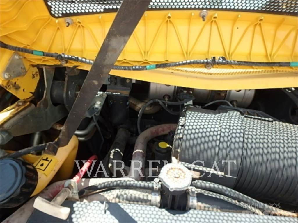 Ford / New Holland L220 Liukuohjatut kuormaajat