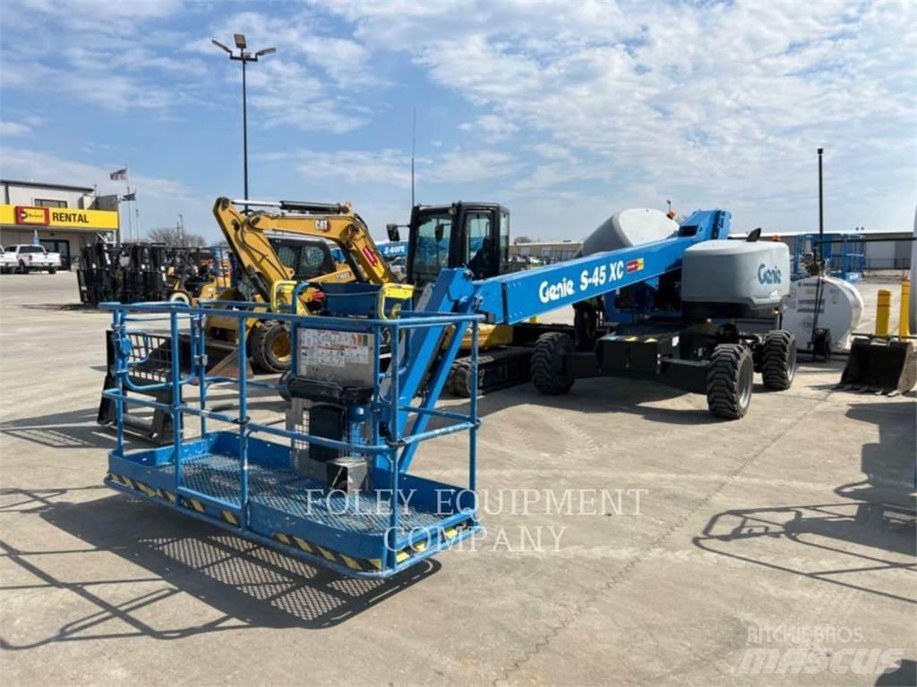 Genie S45XCG4 Kuukulkijat