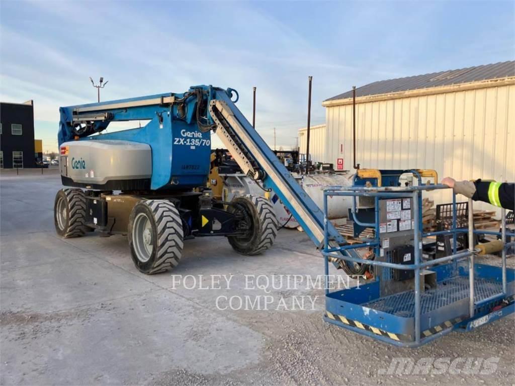 Genie ZX13570D4W Kuukulkijat