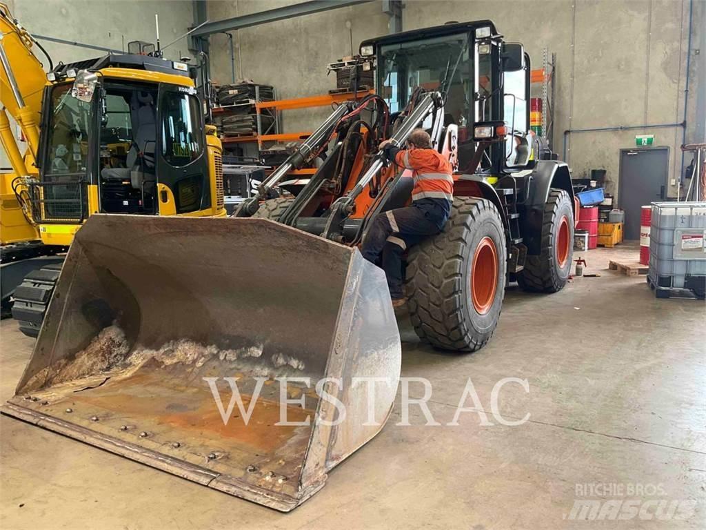 Hitachi ZW180-5B Pyöräkuormaajat