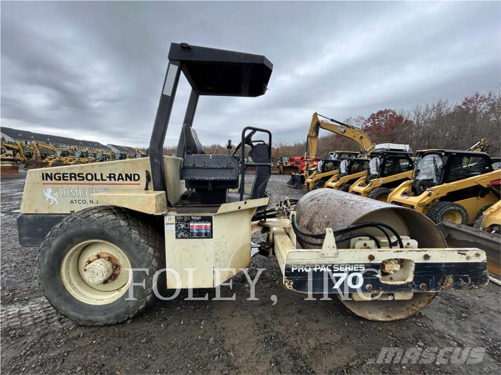 Ingersoll Rand SD70 Yksivalssijyrät