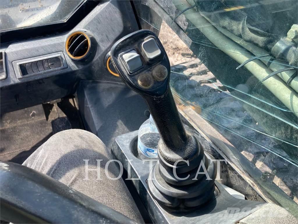JCB 270T Telakuormaajat