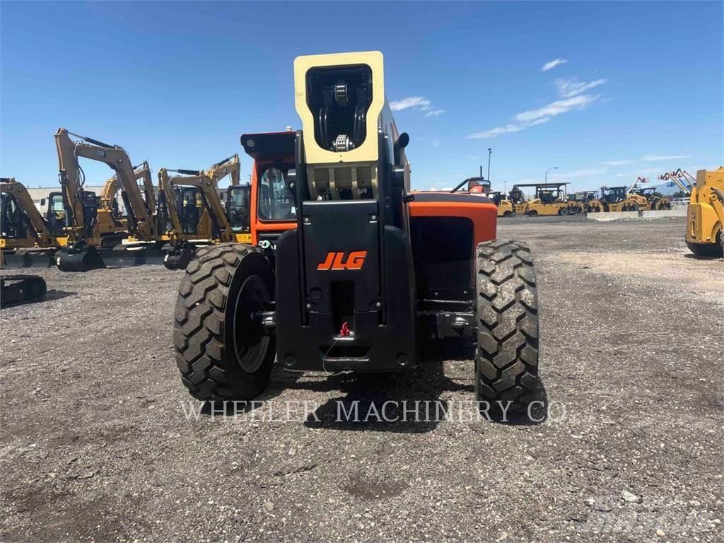 JLG 1055 Kurottajat
