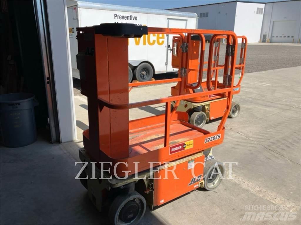 JLG 1230ES Saksilavat