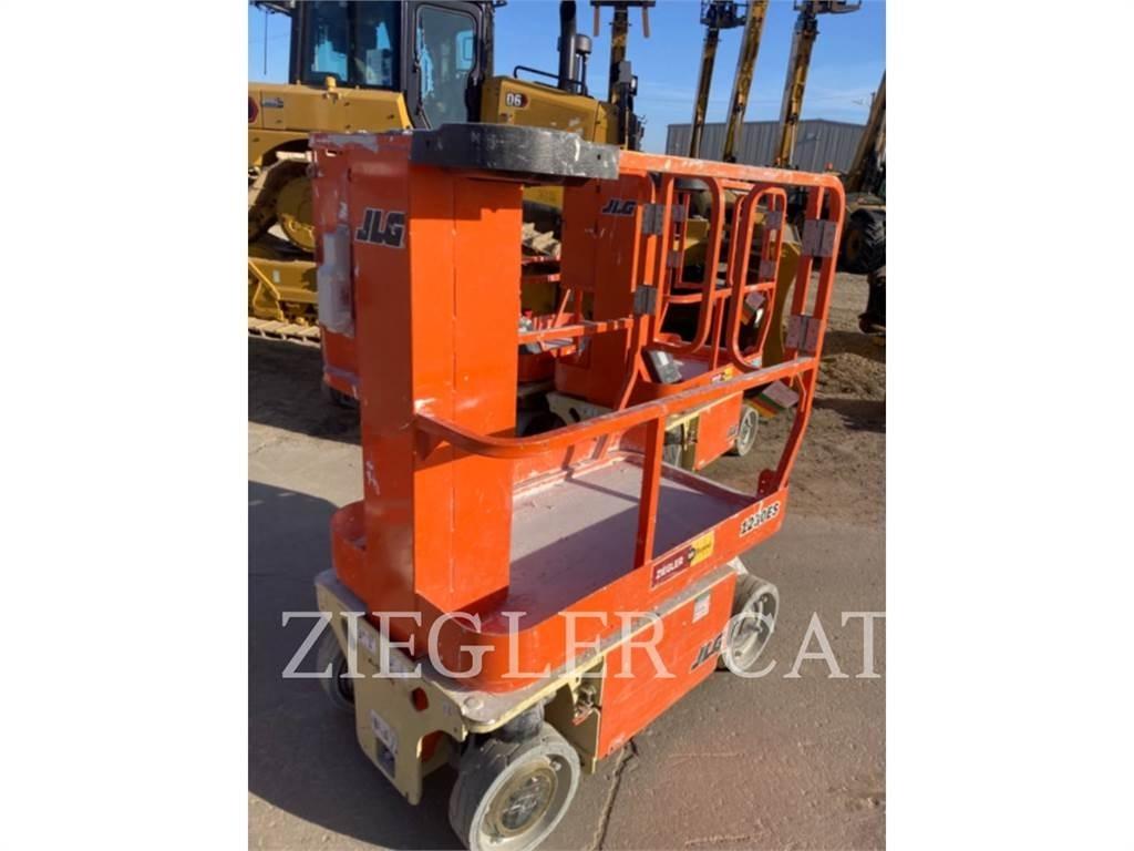 JLG 1230ES Saksilavat