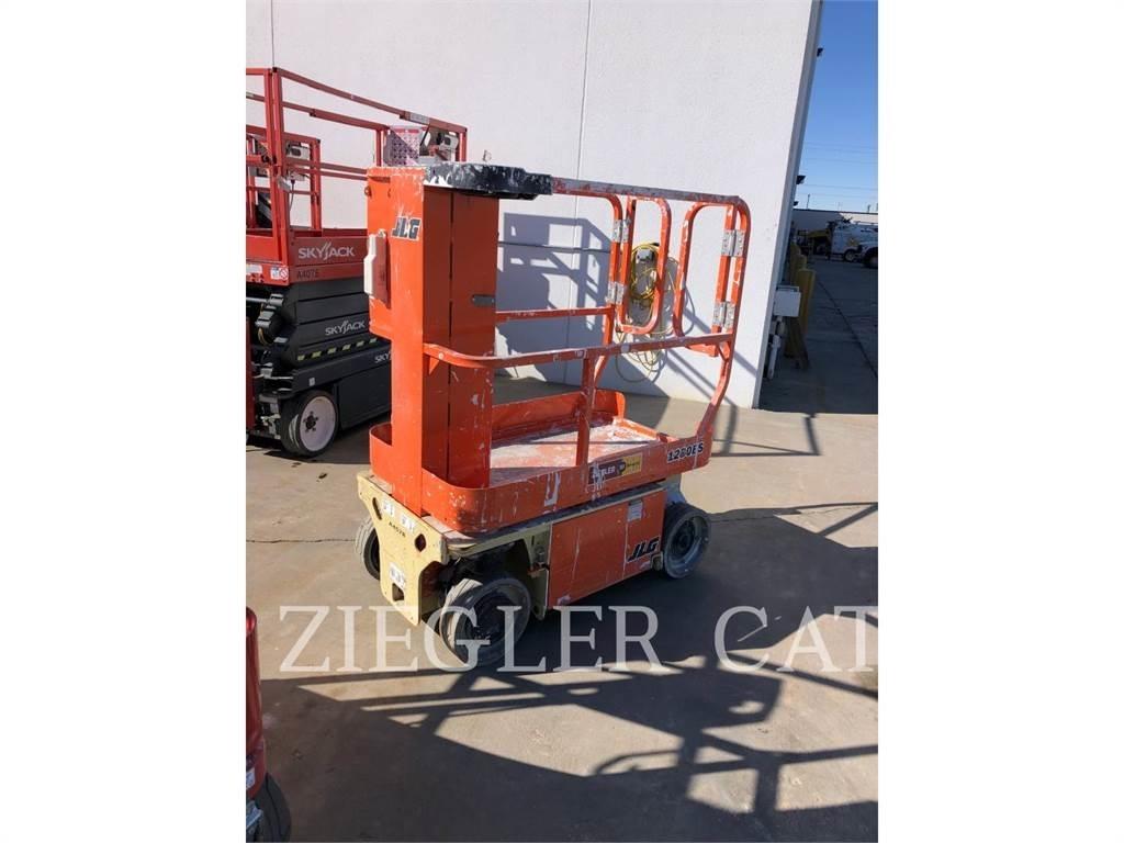 JLG 1230ES Saksilavat