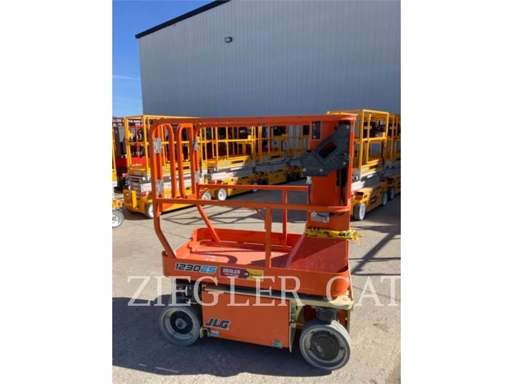JLG 1230ES Saksilavat