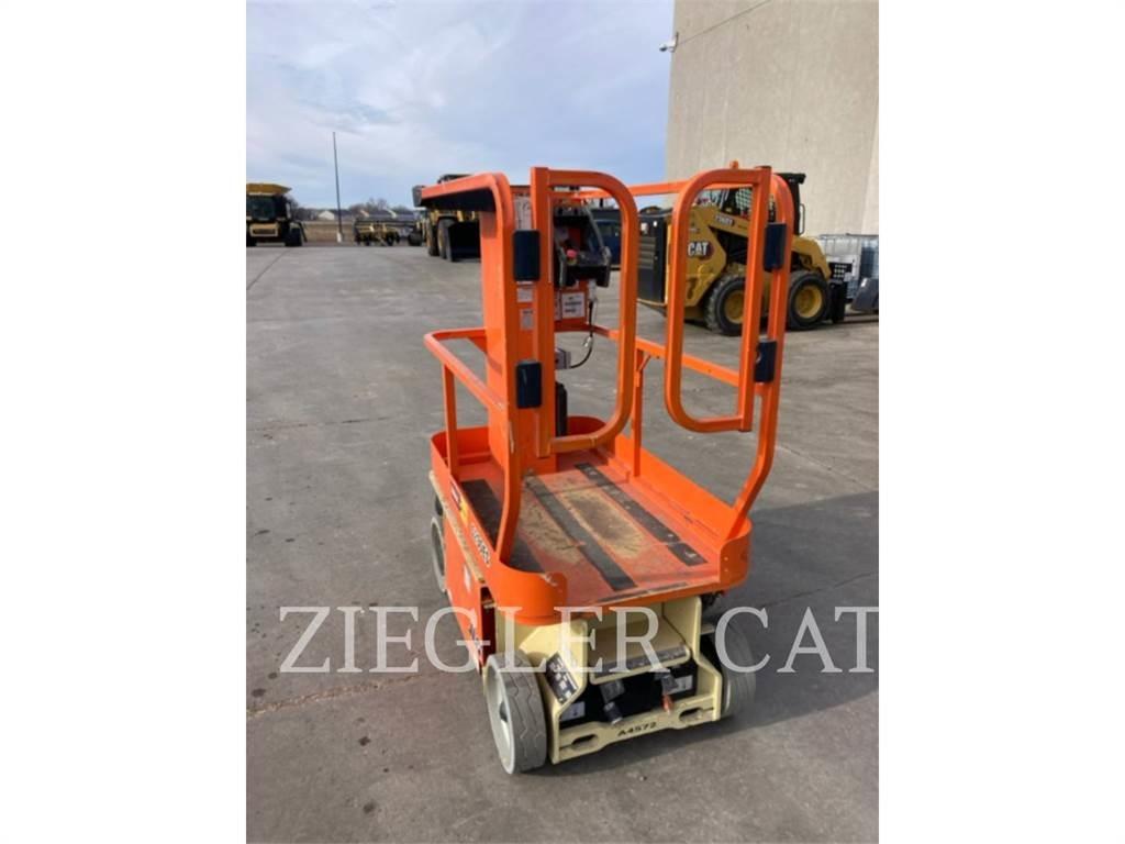JLG 1230ES Saksilavat