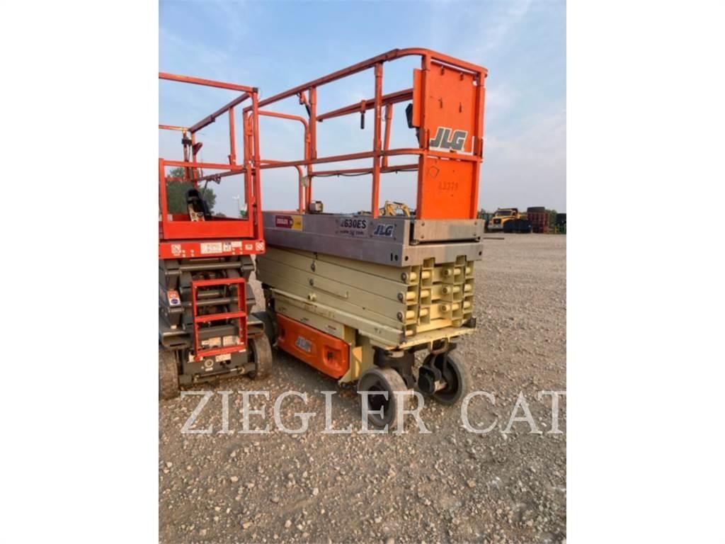 JLG 2630ES Saksilavat