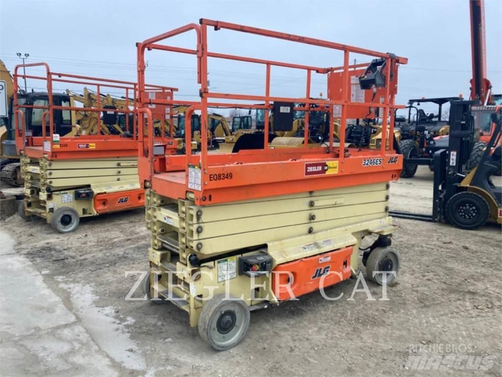 JLG 3246ES Saksilavat