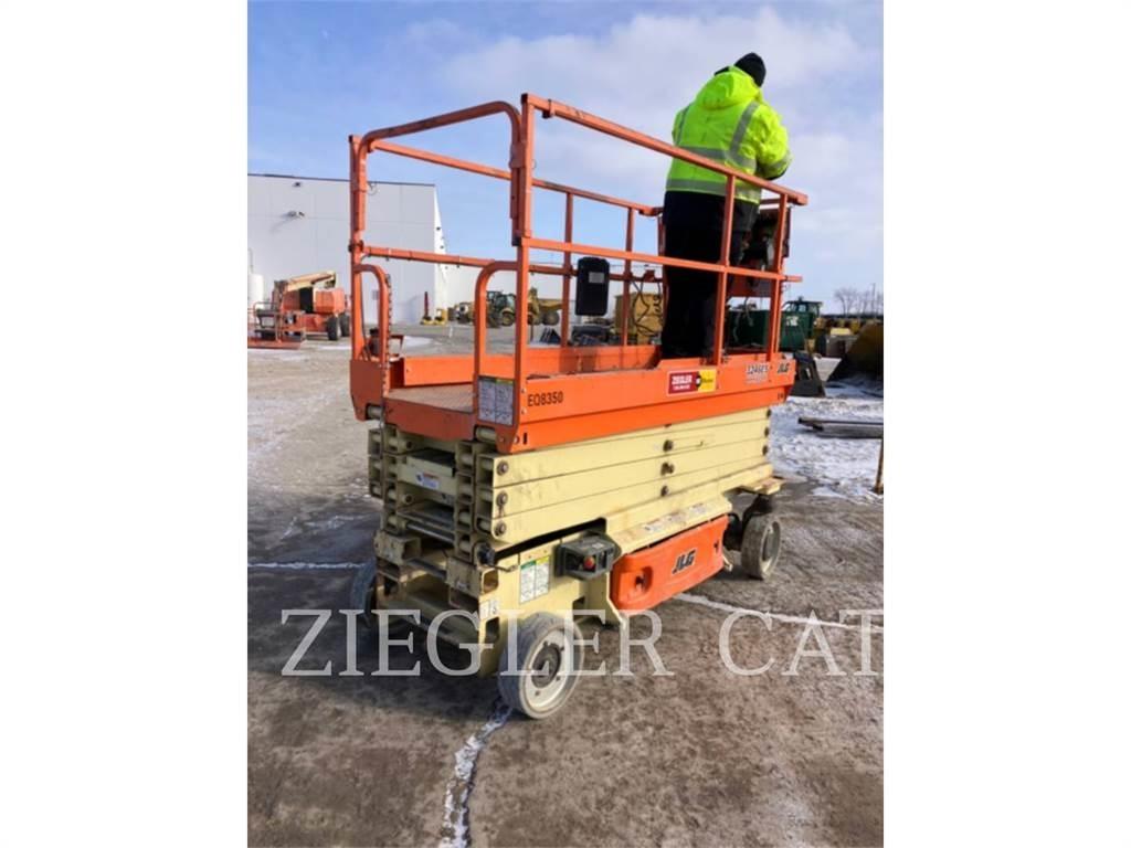 JLG 3246ES Saksilavat