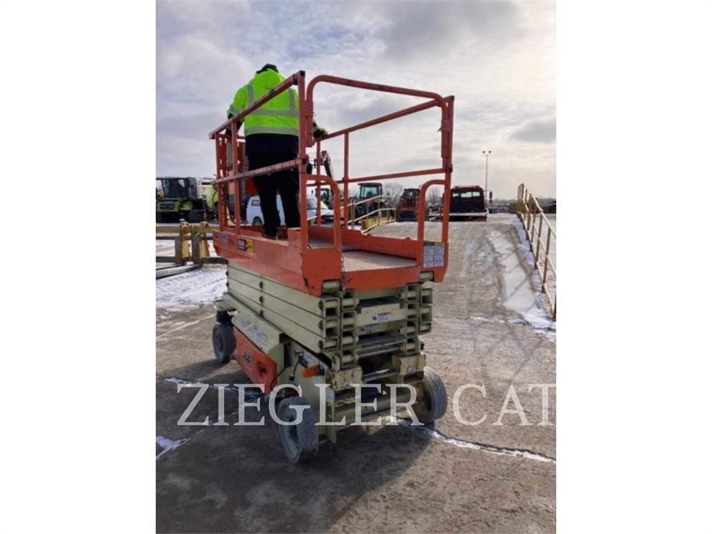 JLG 3246ES Saksilavat