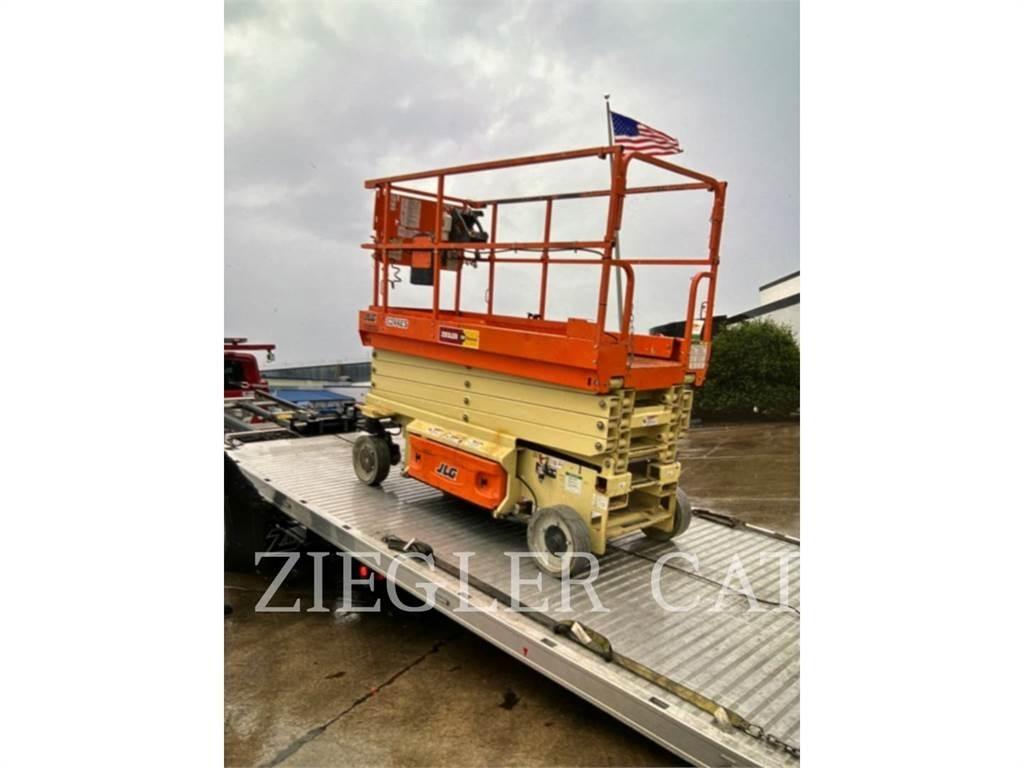 JLG 3246ES Saksilavat