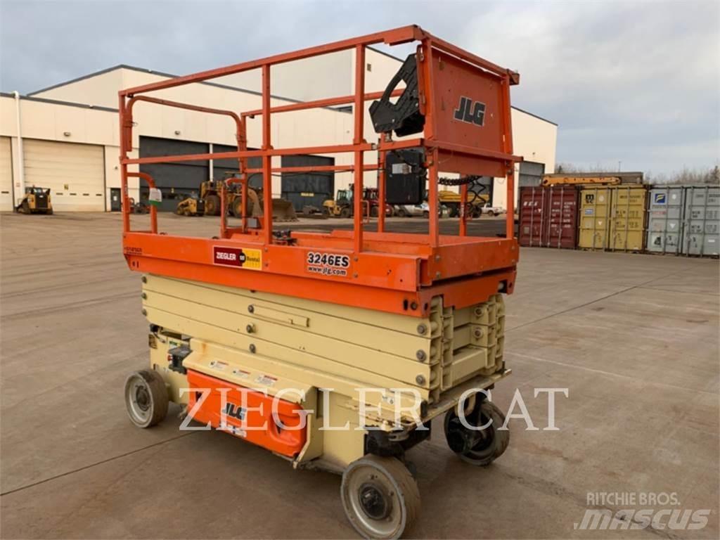 JLG 3246ES Saksilavat